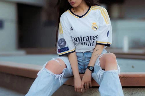 How to Style Football Jerseys in 2026: The Global Blokecore Trend Moving From Stadiums to Street Style